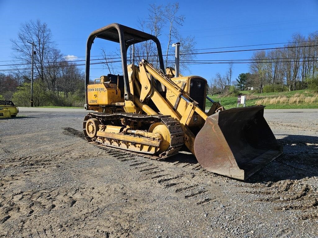 John Deere 350B track crawler loader.