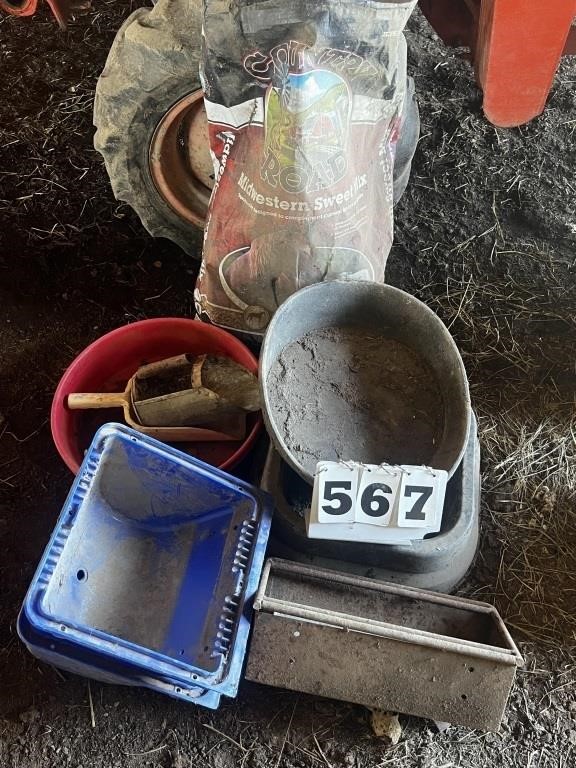 BABY GOAT FEEDERS WITH THE HARDWARE IN BAG PL