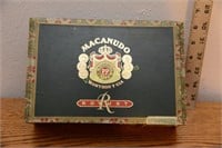 MACANUDO CIGAR BOX