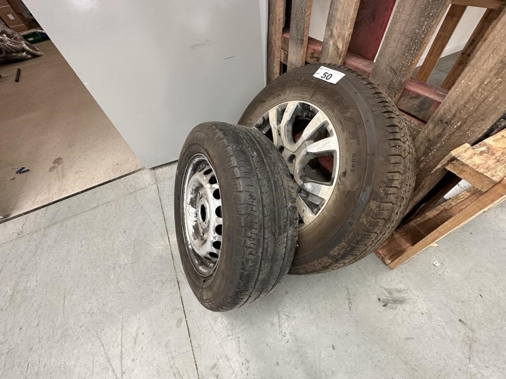 2 Vehicle Tyres with Rims