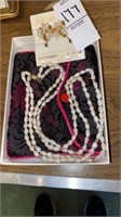 Seed fresh water pearls, double strand, with clip