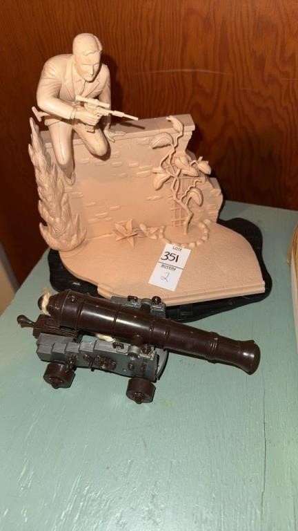 Napoleon solo 1966 display and small toy canon