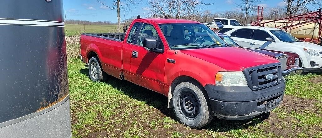 2006 Ford F150 I/2 ton truck as is