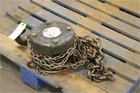 Michigan Pneumatic 2-Ton Chain Hoist