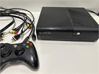 Xbox 360 console and cords with remote controller