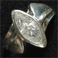 3.7g Sterling Silver  CZ Ring (Size 8)