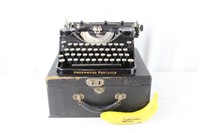 1931 Underwood Portable Typewriter W/Case & Manual