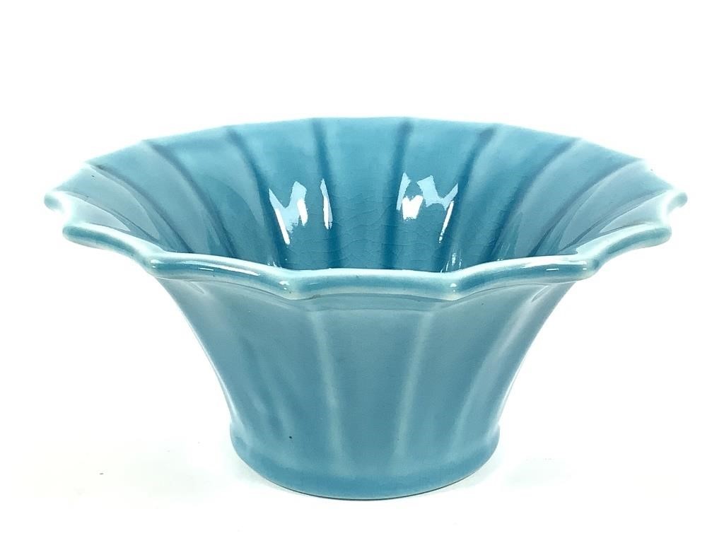 1944 Rookwood Pottery Blue Craquelure Fluted Bowl