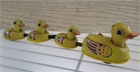 DUCK FAMILY WIND UP TIN TOY