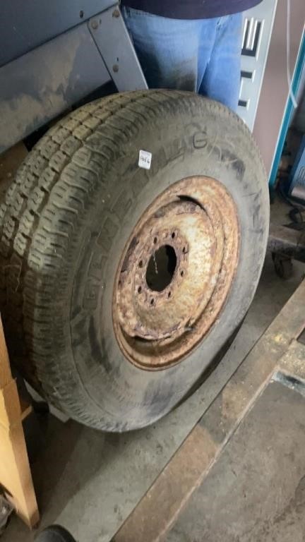 Trailer  tire