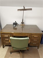 OAK OFFICE DESK WITH DESK CHAIR AND LAMPS