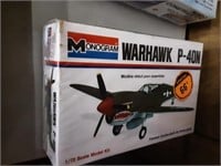 WARHAWK P-40N VINTAGE WAR PLANE MODEL