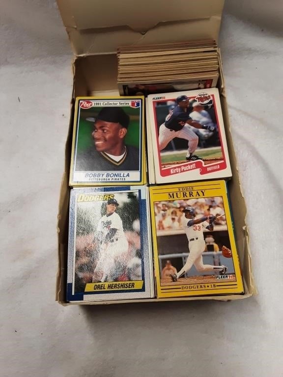 BASEBALL CARDS BOX LOT OF 80S AND 90S CARDS