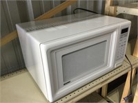 Kenmore Microwave, 12”T x  21”L x 15”D