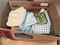 Box of kitchen towels (kitch)