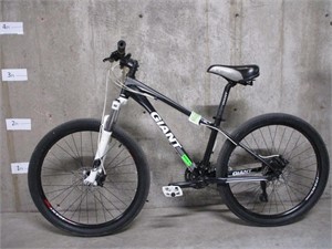 GIANT REVEL 1 - READY TO RIDE