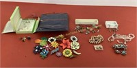 Vtg Jewelry w/case  Crystal & Rhinestones. 1960s