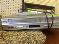 Memorex VHS & DVD Player