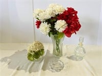 2 Flower arrangements w/ vase/ Misc glassware