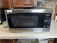 GE Microwave Oven