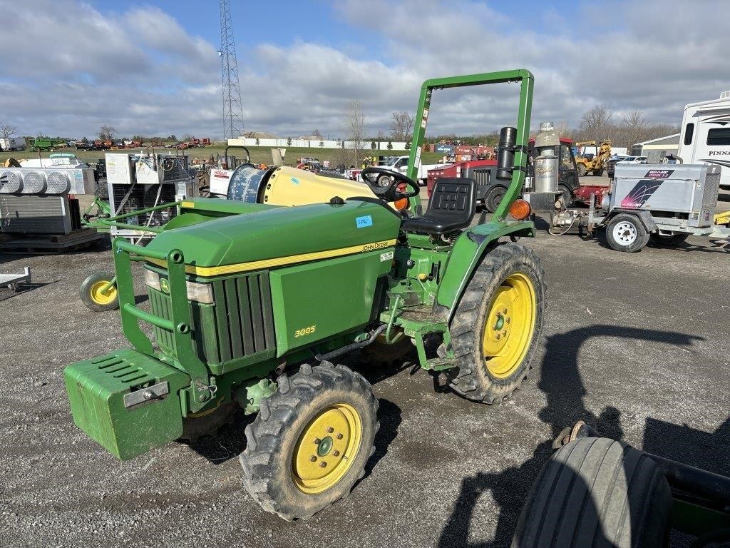 John Deere 3005 Tractor