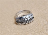 Ladies sterling silver ring
