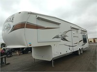 2012 39' Pinnacle 5th Wheel T/A Travel Trailer