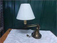 Antique desk lamp with a small crack not tested