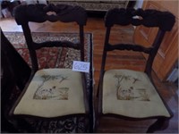 MATCHING PAIR OF DINING CHAIRS