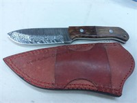 Damascus steel knife with sheath