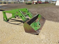 John Deere 148 Hyd loader, 84" bucket, mounts