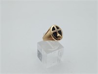 14K Yellow Gold & Onyx ring 3.2 grams