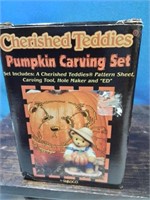 Enesco cherished Teddy's new pumpkin carving set