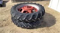 Pair of tractor tires and rims 13.6 x38
