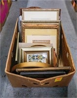 Box of Assorted Vintage Picture Frames w/