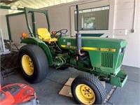 John Deere 850 Tractor