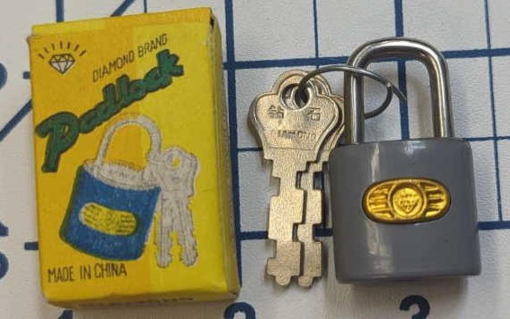 Diamond Brand padlock with two keys