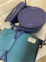 Pyrexx portables, large bowl and casserole dish