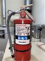 First alert fire extinguisher