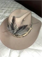 Felt cowboy hat size medium