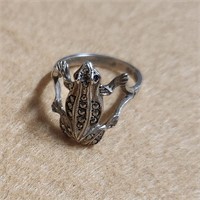 Sterling silver frog ring