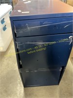 Space Solutions 18in Wide File Cabinet (damaged)