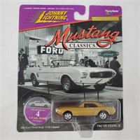 Johnny Lightning Mustang Classics 1963 Mustang II