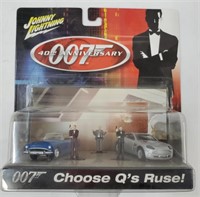 2002 Johnny Lightning 007 Choose Q's Ruse!