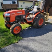 Kubota 2630 4x4 Hydrostatic Tractor w/ Mower Deck