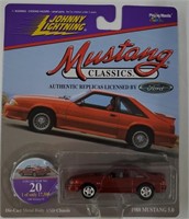 Johnny Lightning Mustang Classics 1988 Mustang 5.0