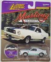 Johnny Lightning Mustang Classics 1977 Cobra II