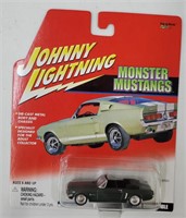 2001 Johnny Lightning 1965 Convertible