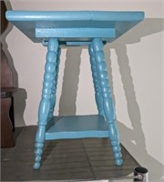 PAINTED SMALL TABLE