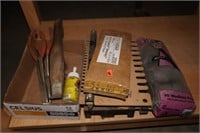 Flat of Wood glue, Pliers, Flush Joints